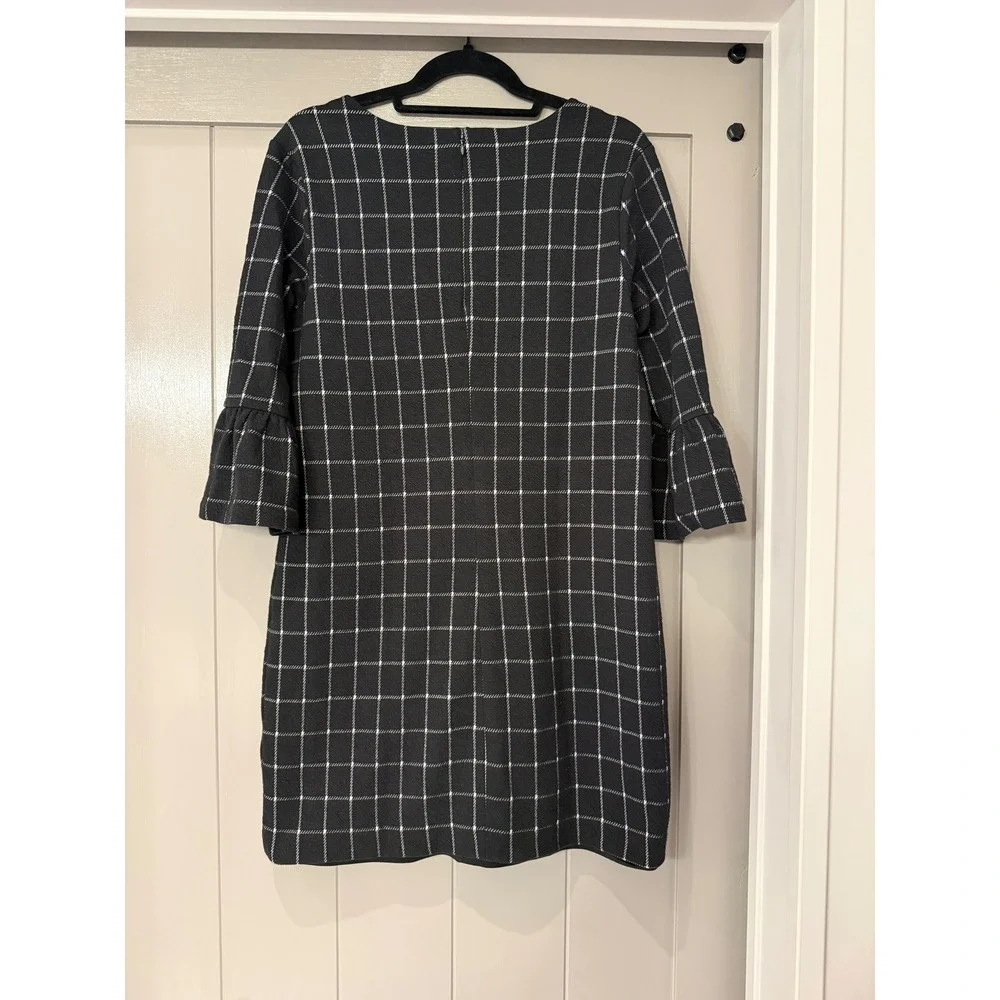 Banana Republic Black White‎ Plaid Bell Sleeve Shift Dress Size 8 - Picture 9 of 10